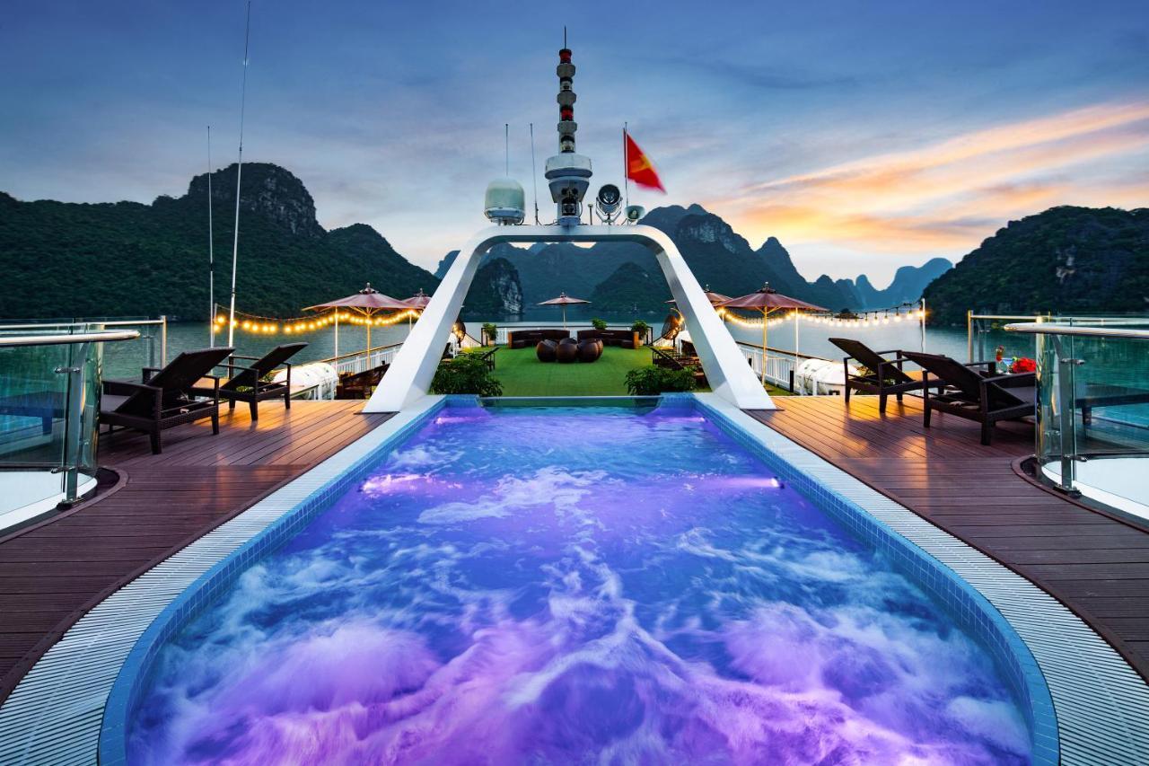 Dora Cruise By Hag Hotell Ha Long Exteriör bild