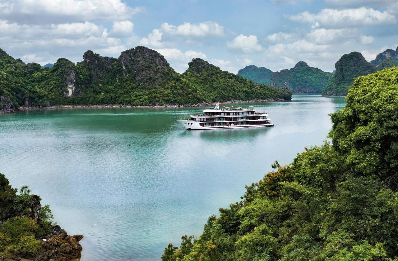 Dora Cruise By Hag Hotell Ha Long Exteriör bild