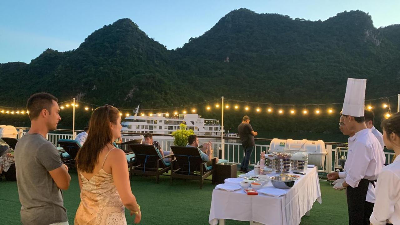 Dora Cruise By Hag Hotell Ha Long Exteriör bild