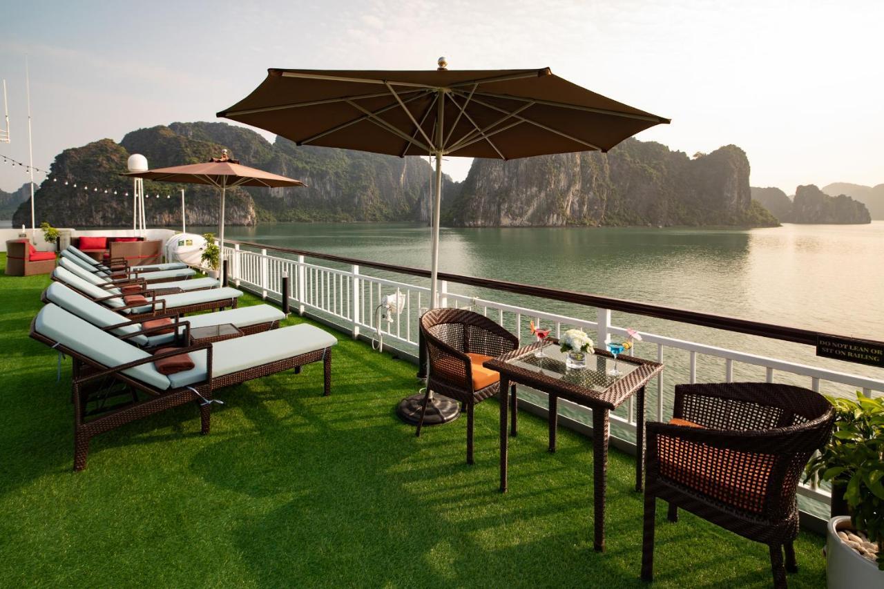 Dora Cruise By Hag Hotell Ha Long Exteriör bild