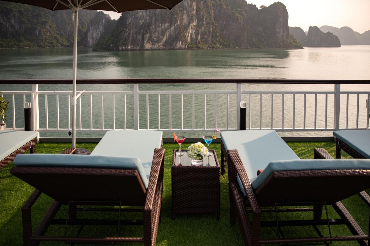 Dora Cruise By Hag Hotell Ha Long Exteriör bild