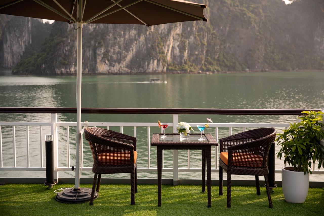 Dora Cruise By Hag Hotell Ha Long Exteriör bild