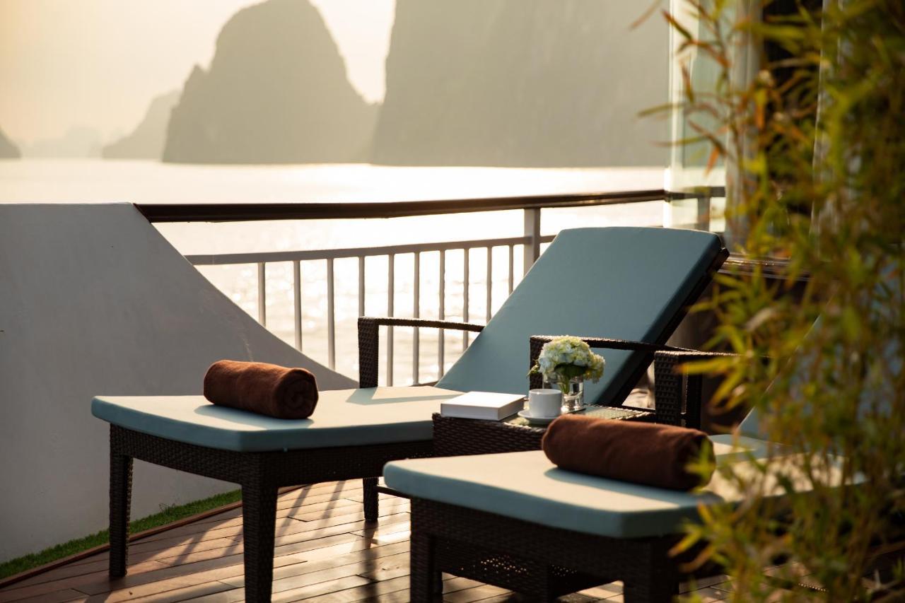 Dora Cruise By Hag Hotell Ha Long Exteriör bild