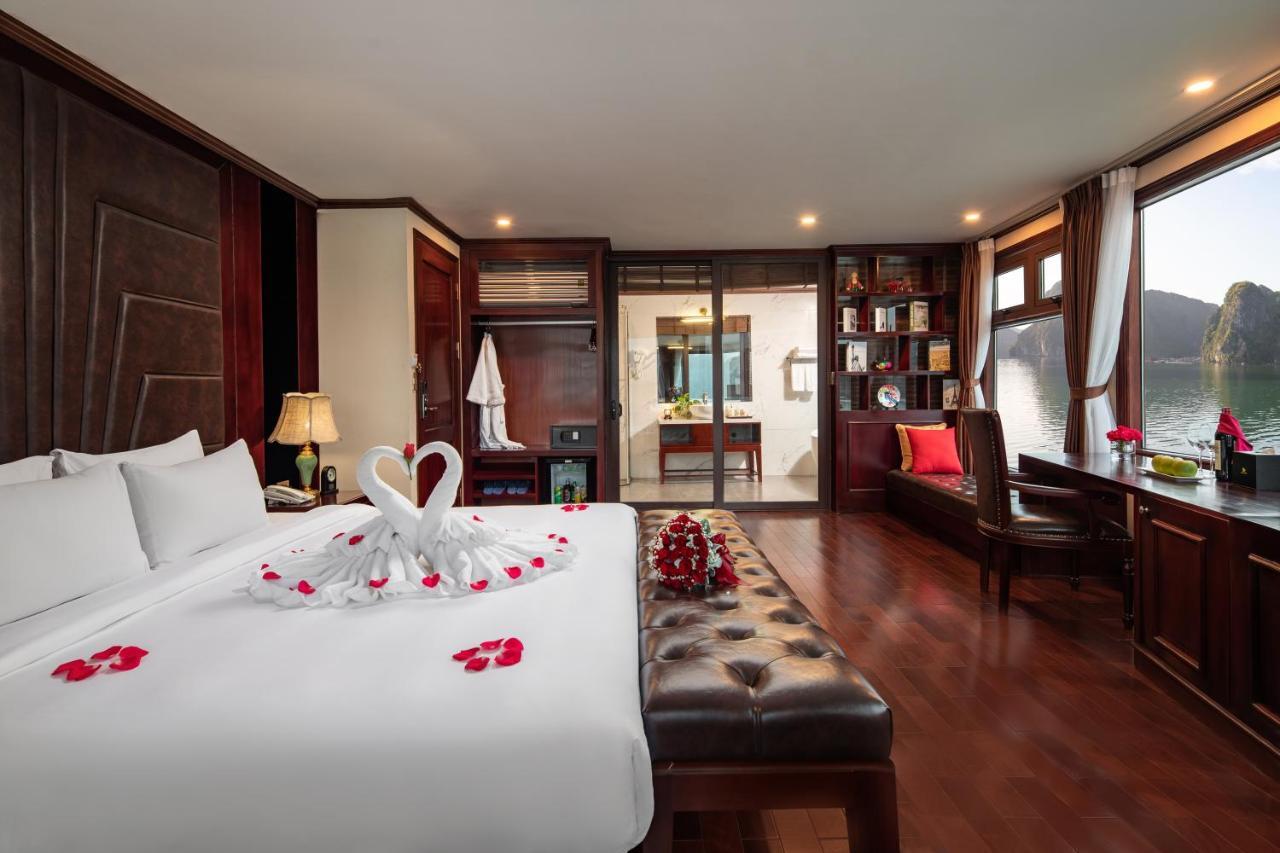 Dora Cruise By Hag Hotell Ha Long Exteriör bild