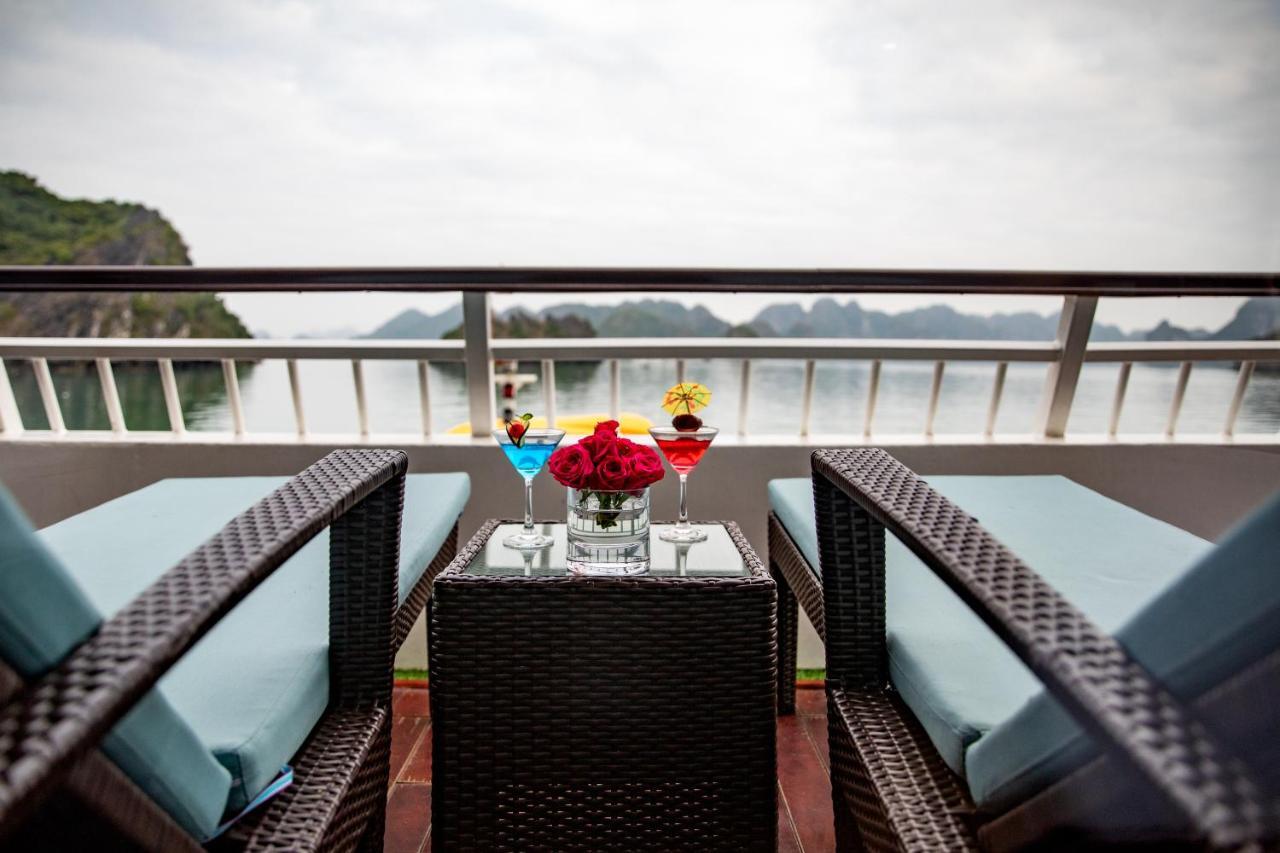 Dora Cruise By Hag Hotell Ha Long Exteriör bild