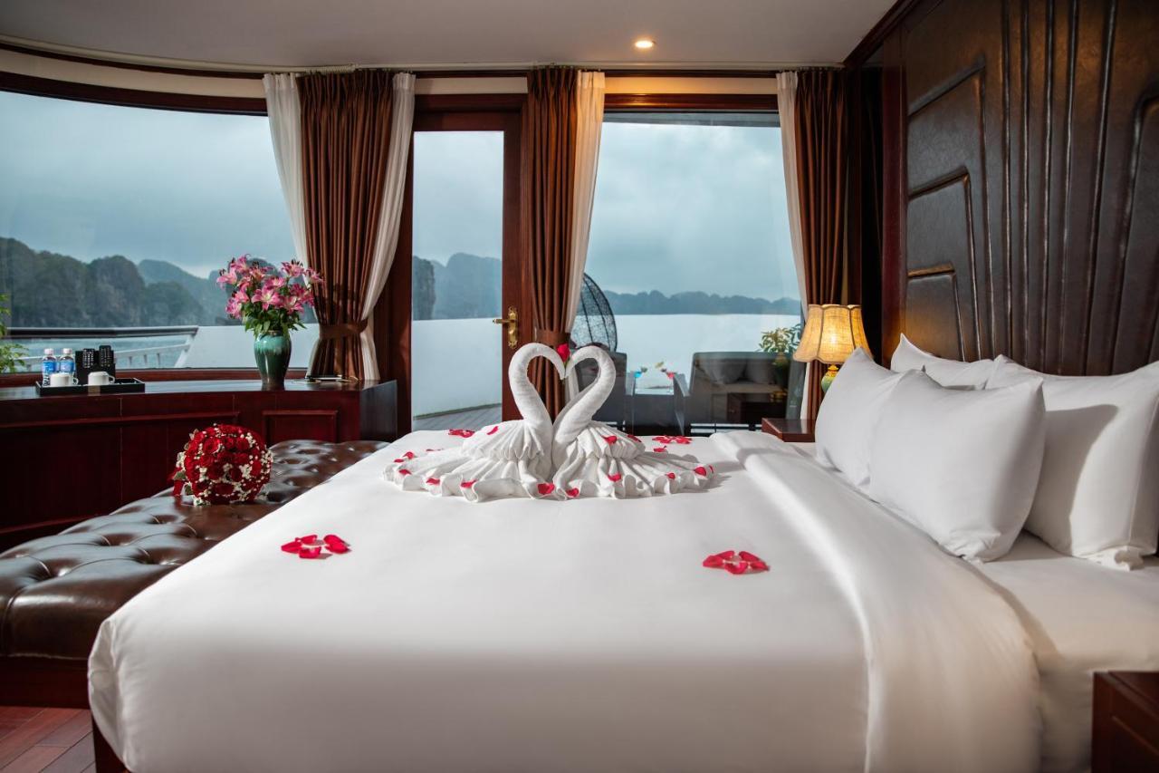 Dora Cruise By Hag Hotell Ha Long Exteriör bild