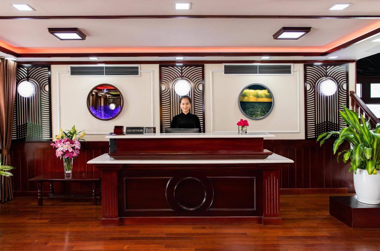 Dora Cruise By Hag Hotell Ha Long Exteriör bild